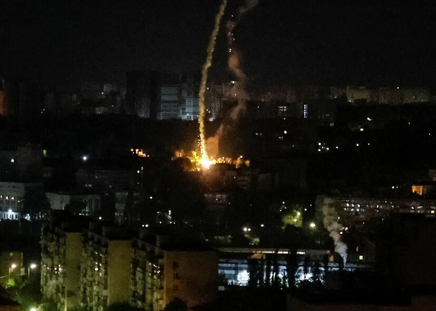 Rusiya Kiyevi yenidən bombaladı - Yaralılar var