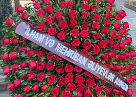 Prezident və xanımı Ramiz Məlikin dəfn mərasiminə əklil göndərdi