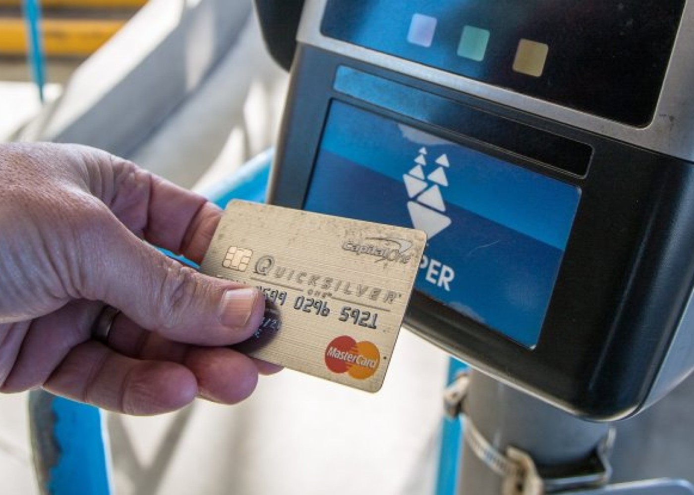 Avtobuslarda gedişhaqqı bank kartları ilə ödəniləcək