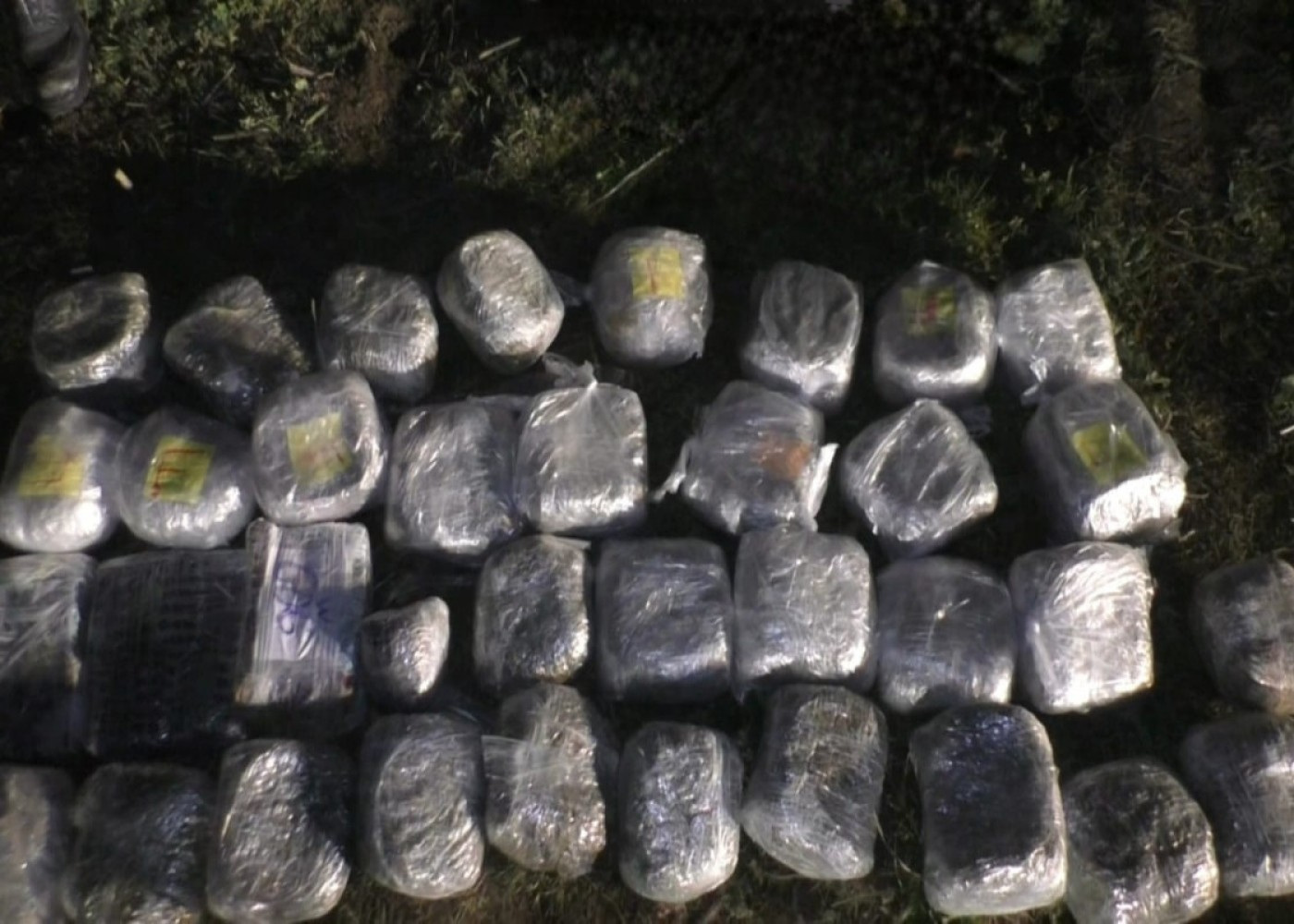 Yardımlıda dərədən 18 kiloqram narkotik aşkarlandı
