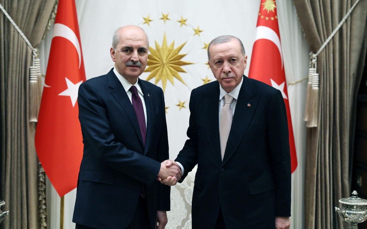 Ərdoğan yenidən sədr seçilən Kurtulmuşu qəbul etdi