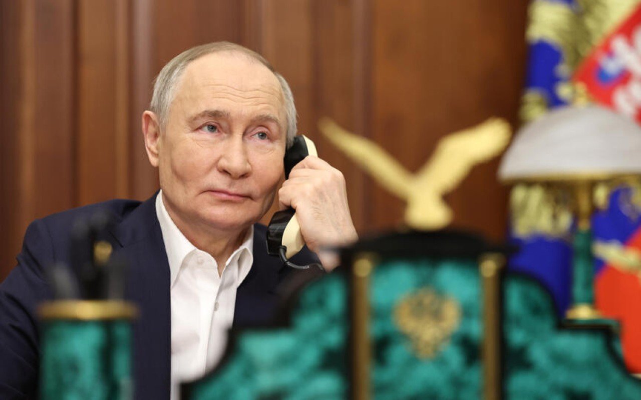 "Putin bir telefon zəngi ilə Trampın fikrini dəyişdi" - KİV
