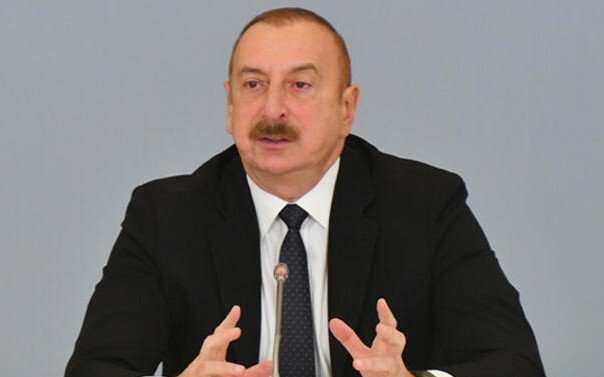 İlham Əliyev jurnalistlərə səsləndi - "Xarici kəlmələrdən istifadə etməyin"